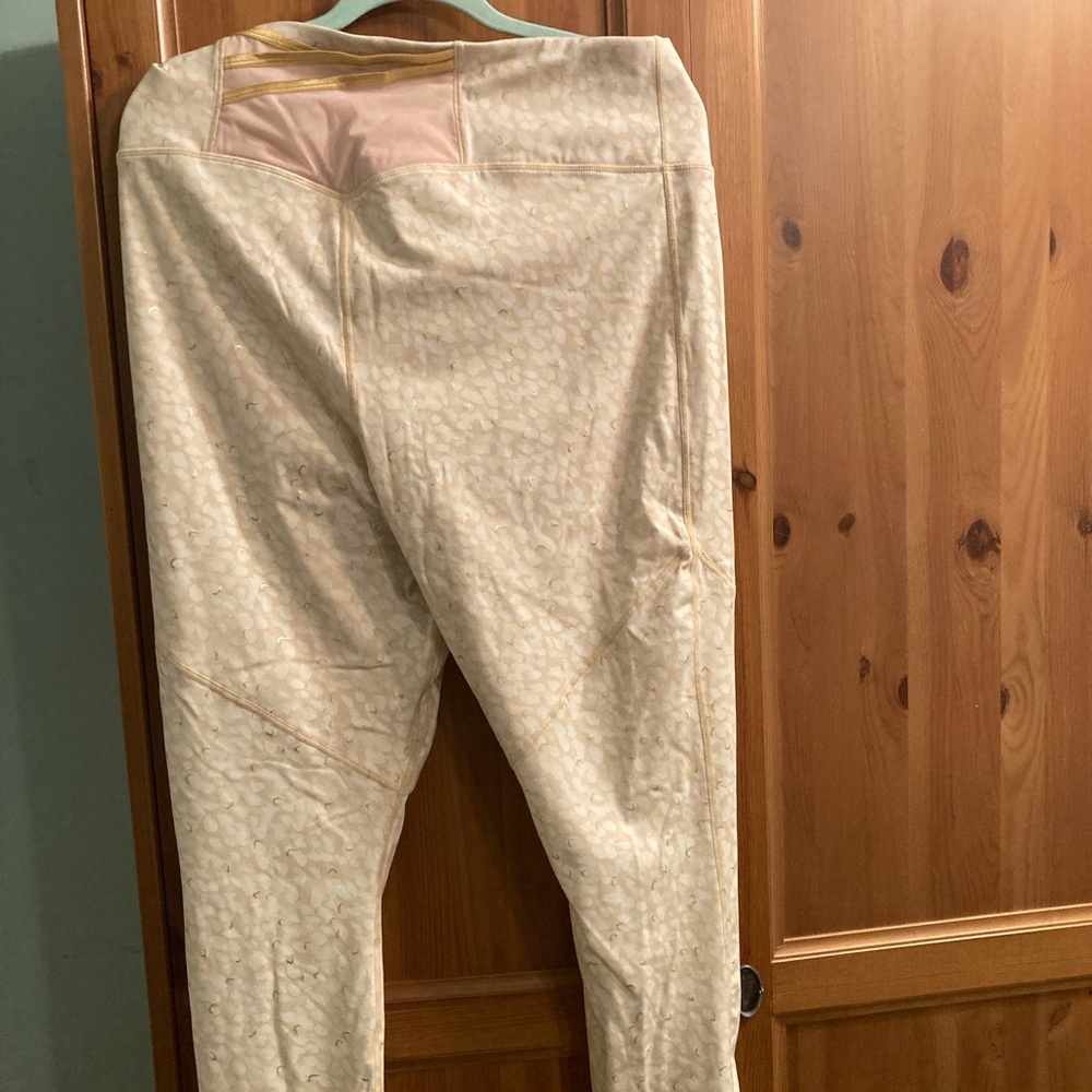 NWT Fabletics leggings